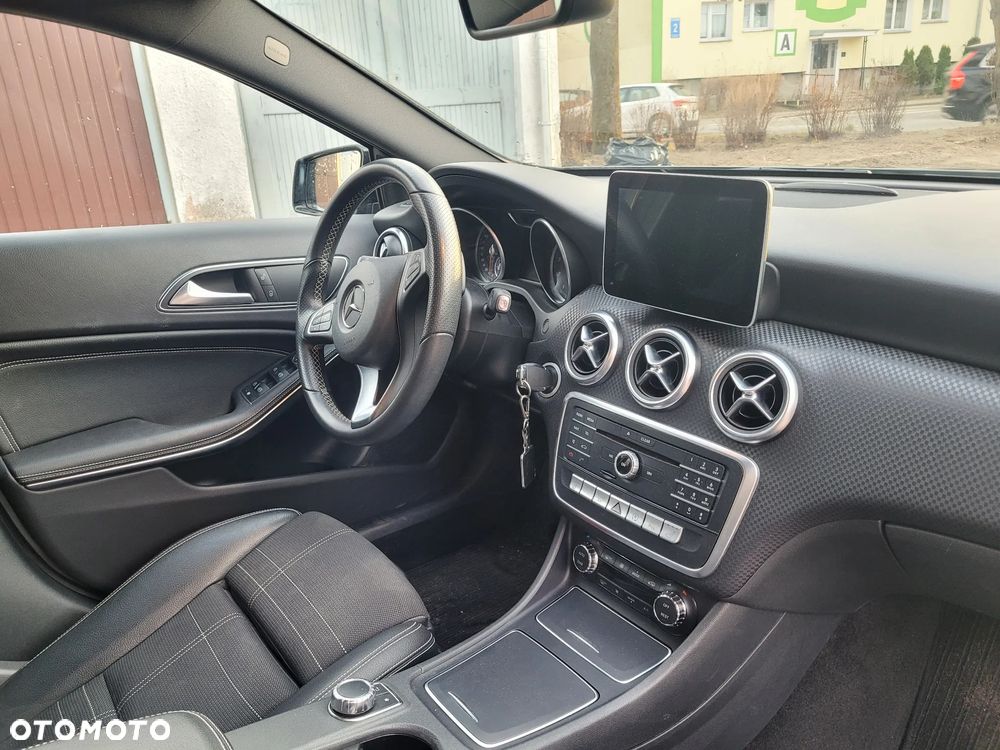 Mercedes-Benz Klasa A 200 7G-DCT Urban - 16