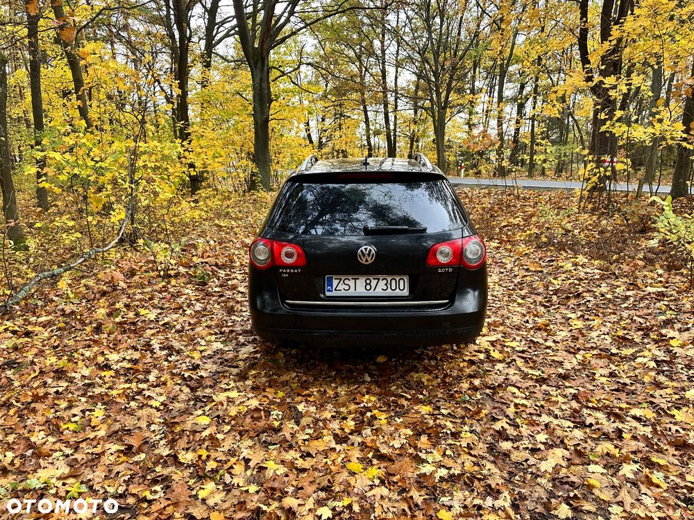 Volkswagen Passat 2.0 TDI Comfortline - 8
