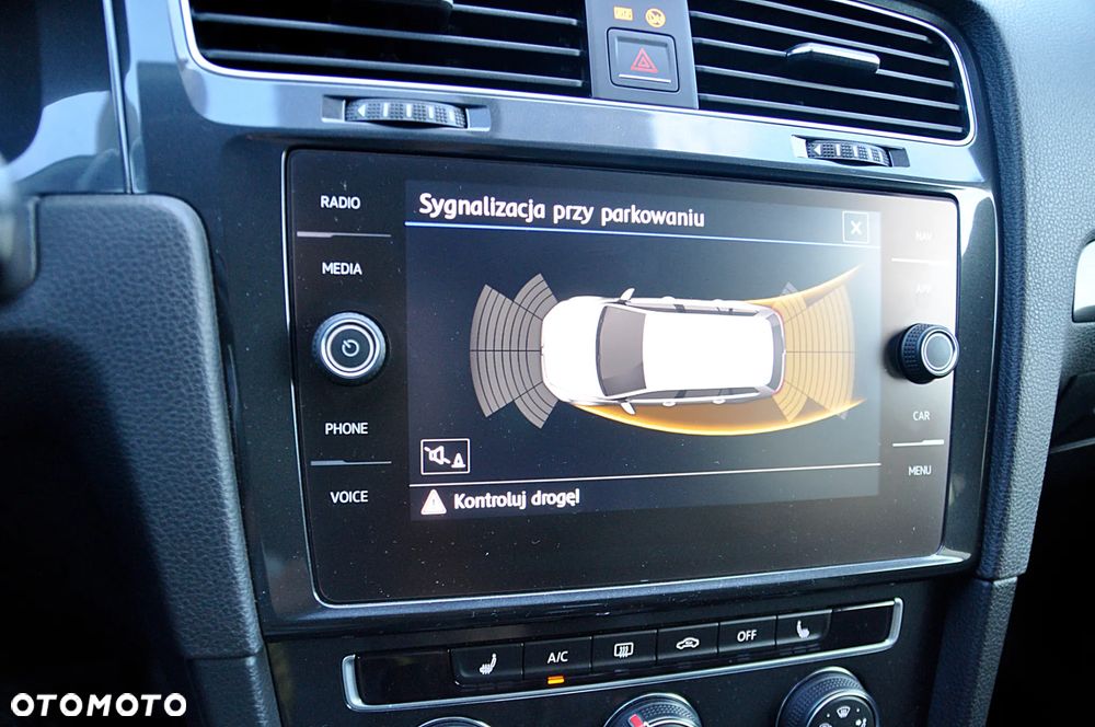 Volkswagen Golf - 12