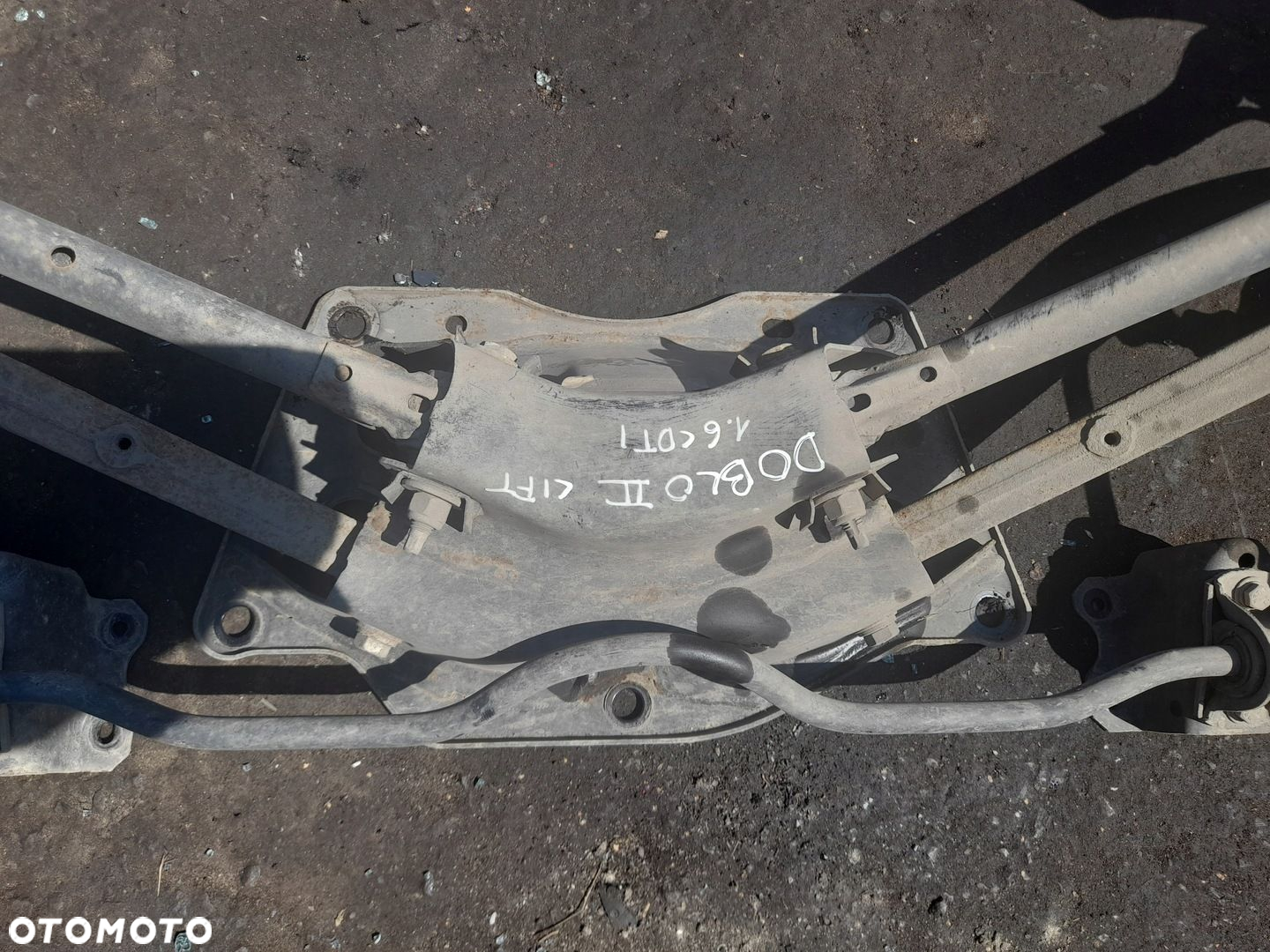 FIAT DOBLO II 15-19 LIFT MAXI belka tylna zawieszenia tylnego * - 2