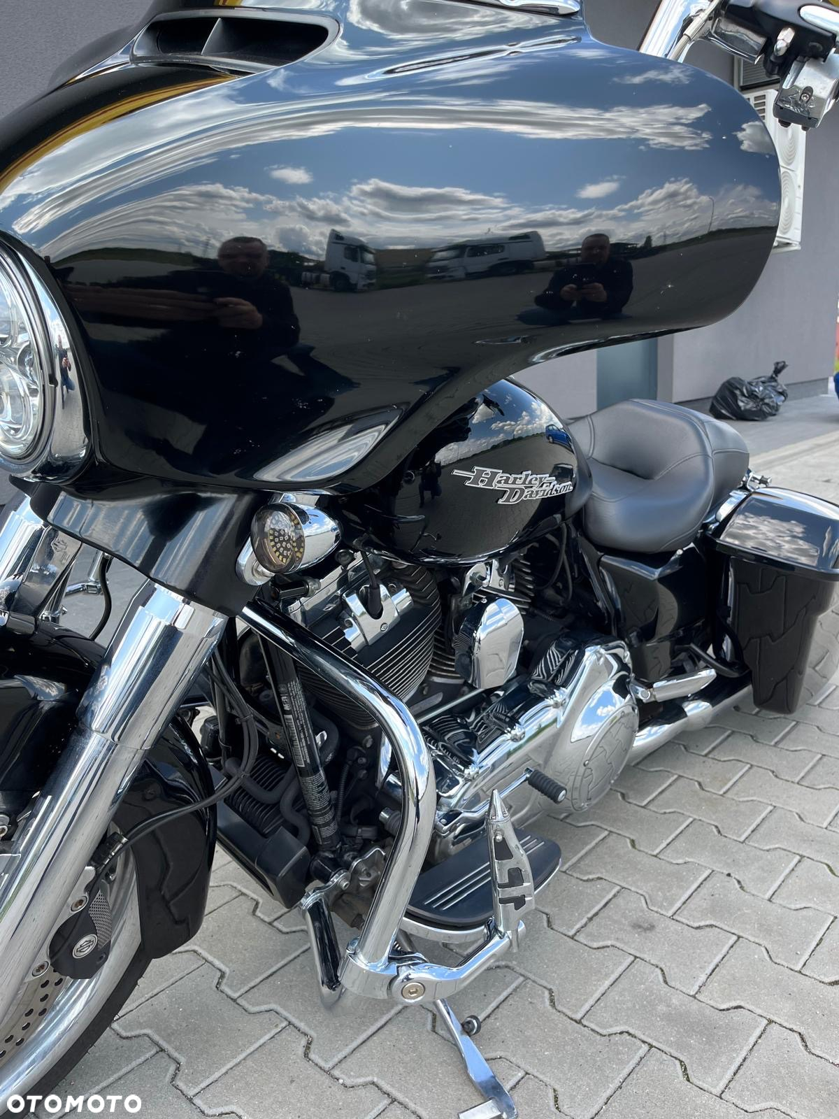 Harley-Davidson Touring Street Glide - 9