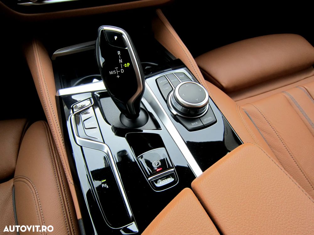 BMW Seria 5 520i Aut. Luxury Line - 21