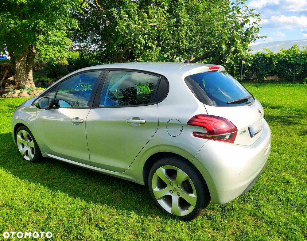 Peugeot 208 1.2 PureTech Active - 4