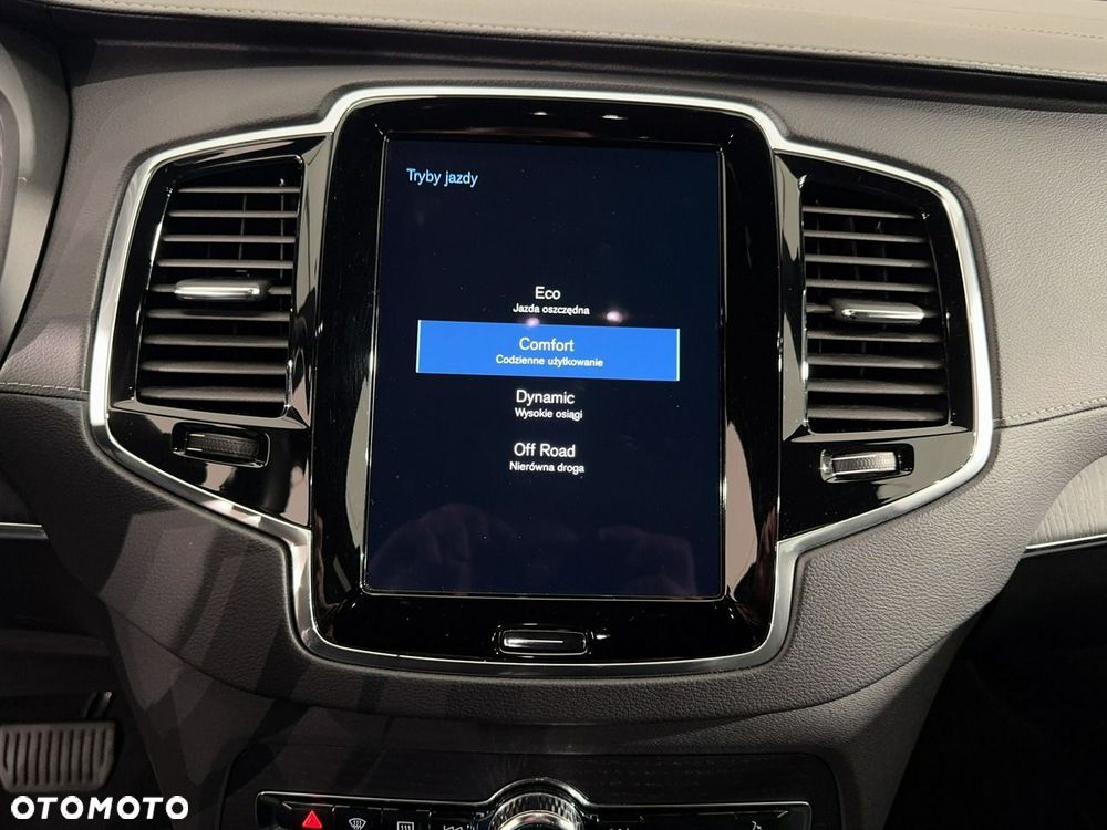 Volvo XC 90 - 31