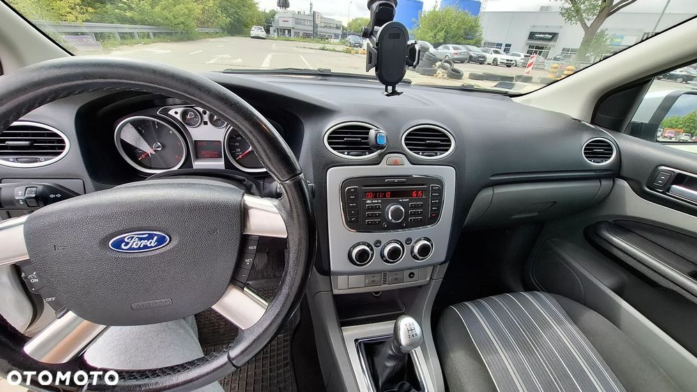 Ford Focus 1.6 TDCi cDPF Ambiente - 11
