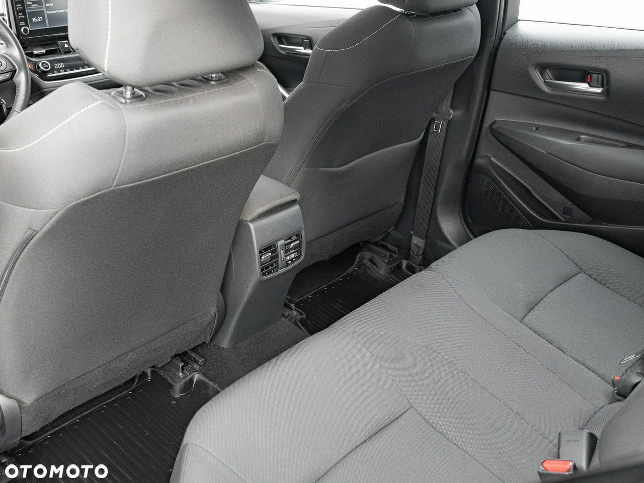 Toyota Corolla 1.5 Comfort - 26