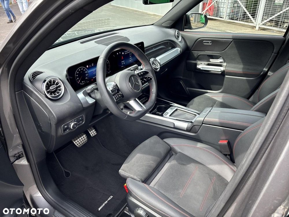 Mercedes-Benz GLB - 11