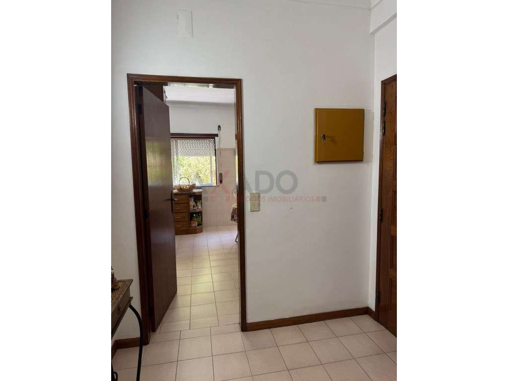 Apartamento T4 no Centro de Seia (Av. 1º de Maio). - Grande imagem: 5/19