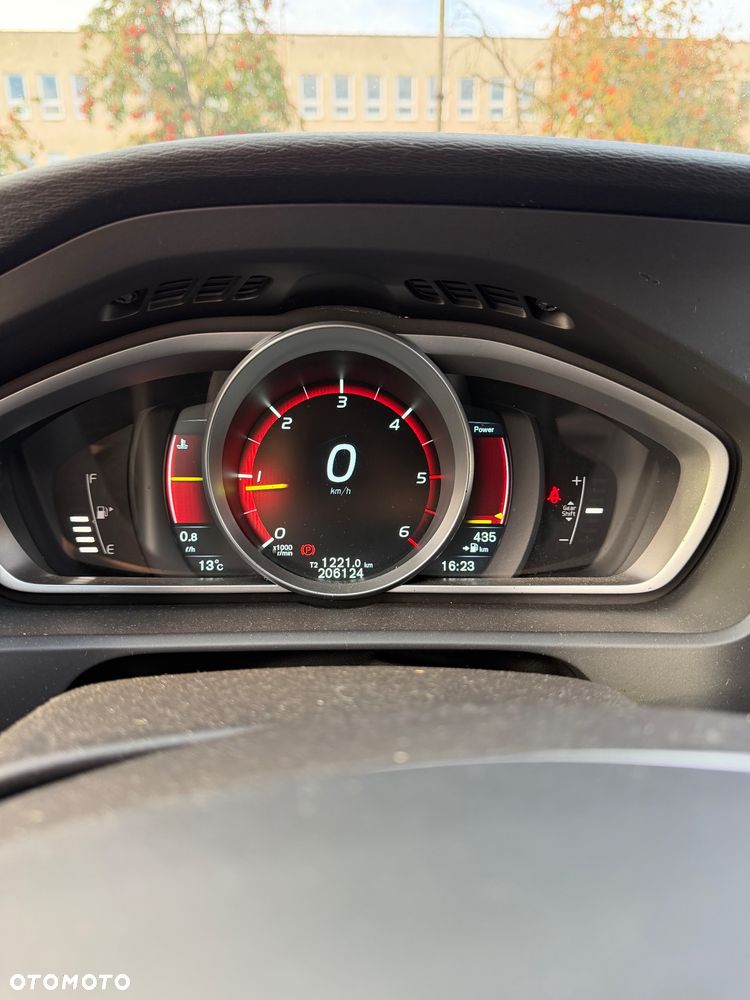 Volvo V40 - 16
