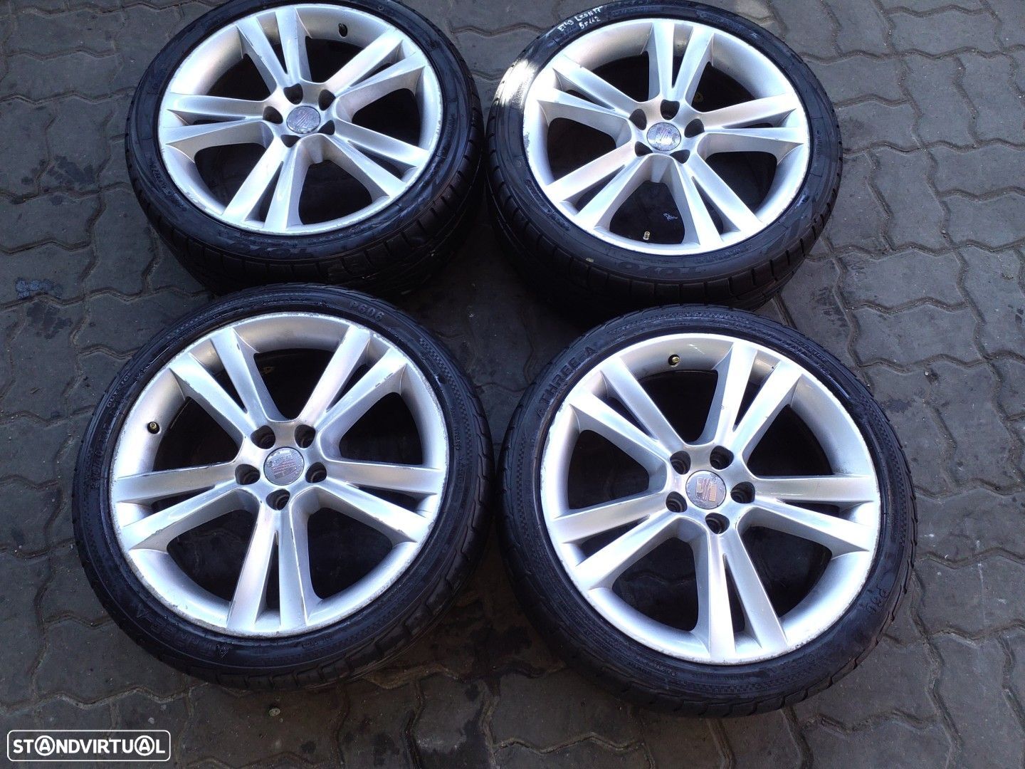 Jantes SEAT R17 com pneus 215/40 furação 5x112 - 1
