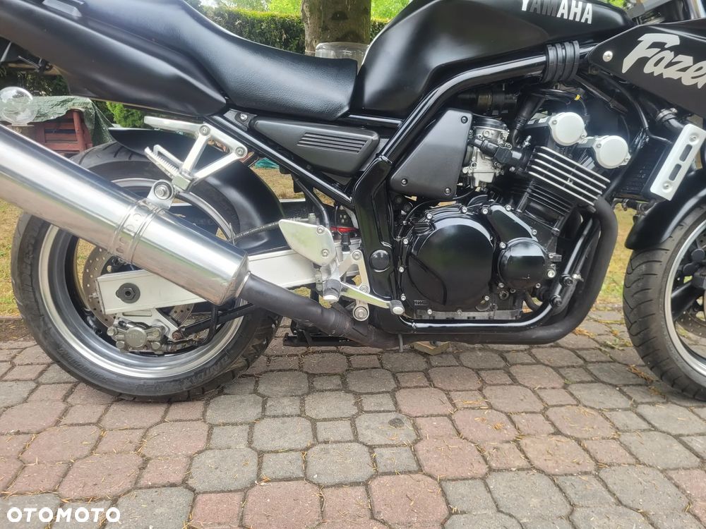 Yamaha FZS - 19