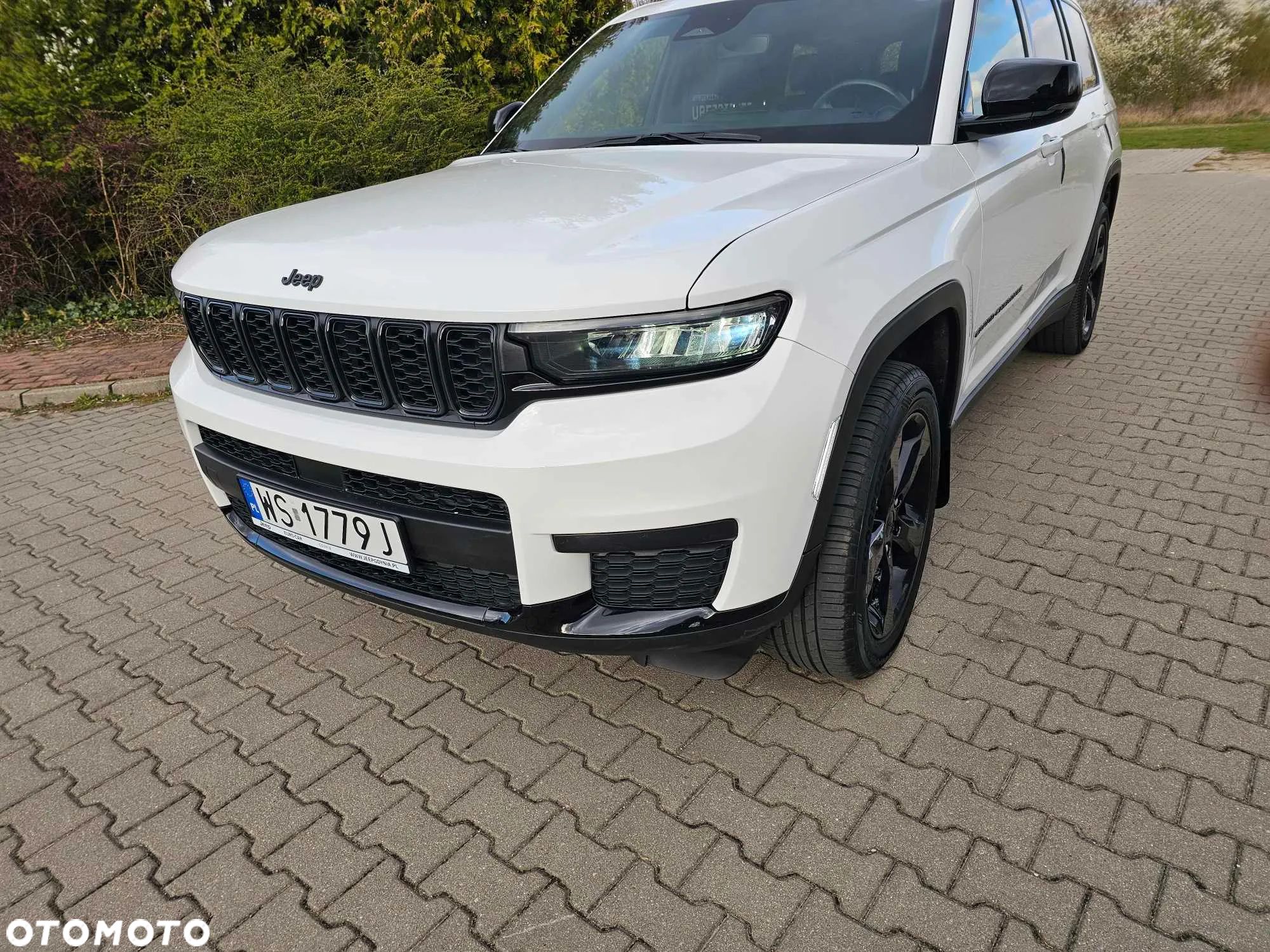 Jeep Grand Cherokee - 1