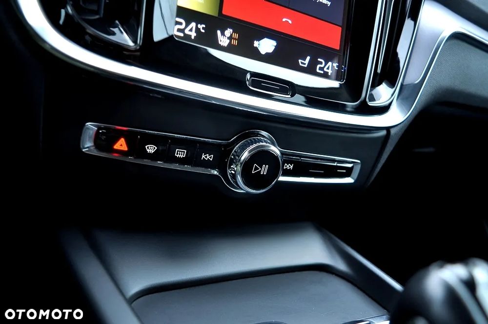 Volvo V60 D3 Momentum Pro - 30