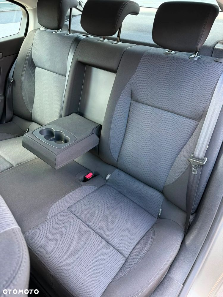 Renault Laguna 1.6 16V Emotion - 19