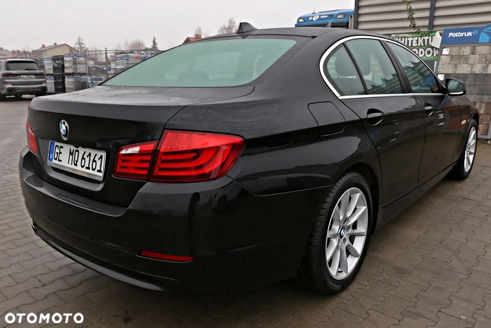 BMW Seria 5 528i - 16