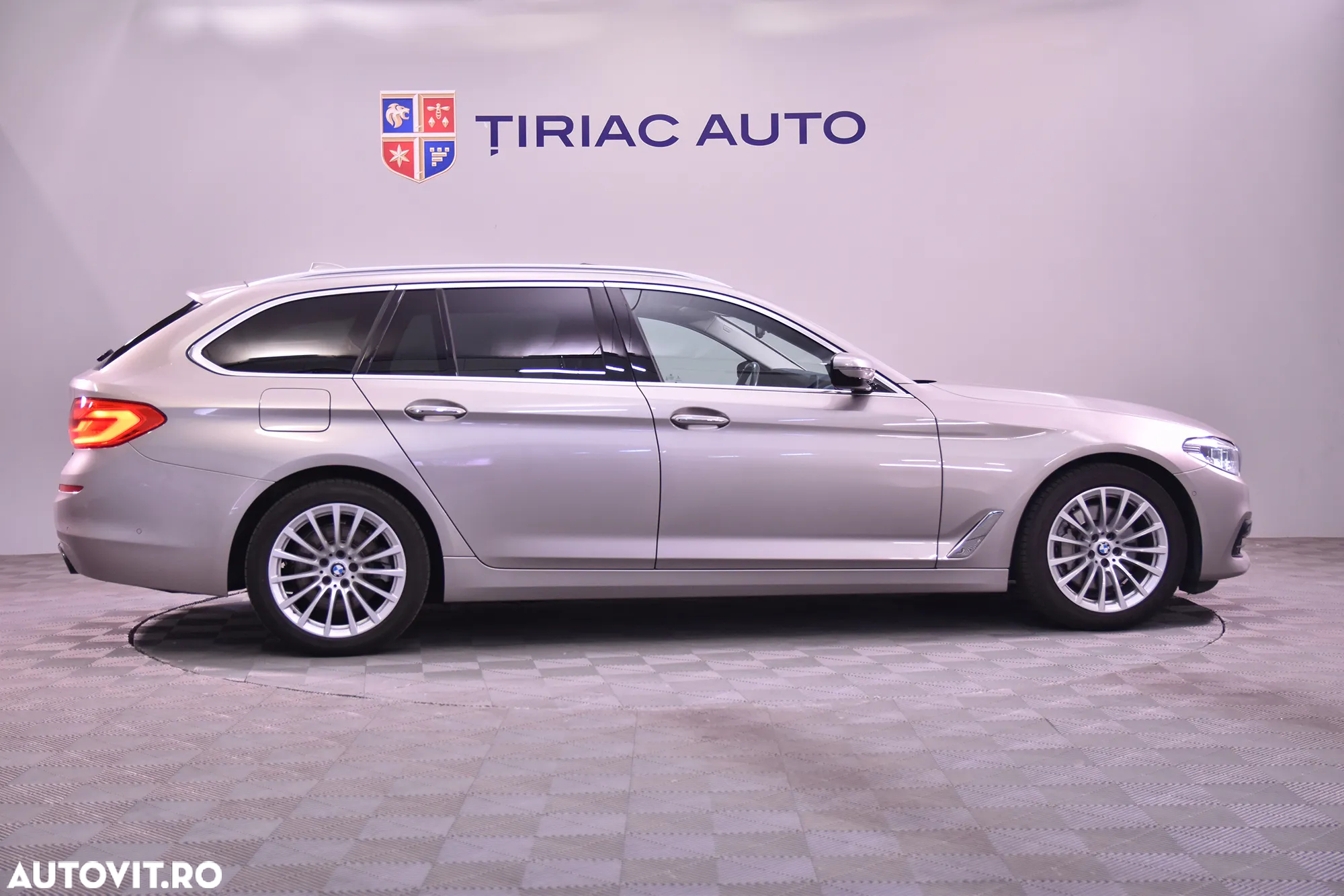 BMW Seria 5 525d Touring Aut. Sport Line - 6