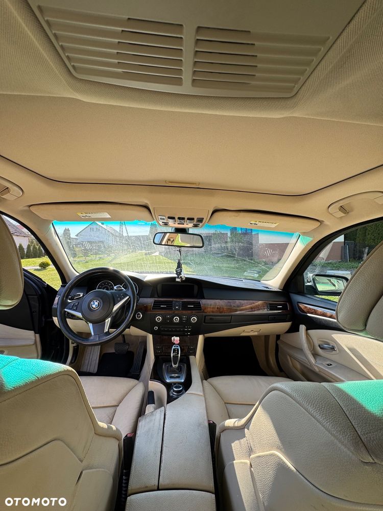 BMW Seria 5 550i Sport-Aut Edition Sport - 10