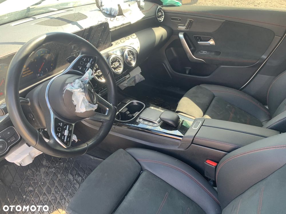 Mercedes-Benz CLA 250 4-Matic 7G-DCT - 13