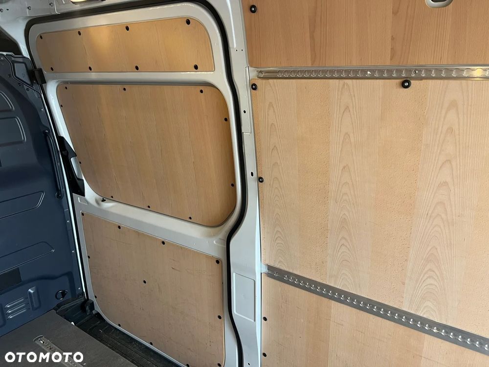 Mercedes-Benz Sprinter - 21