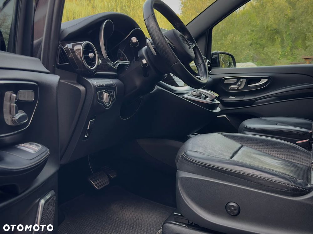 Mercedes-Benz Klasa V - 9