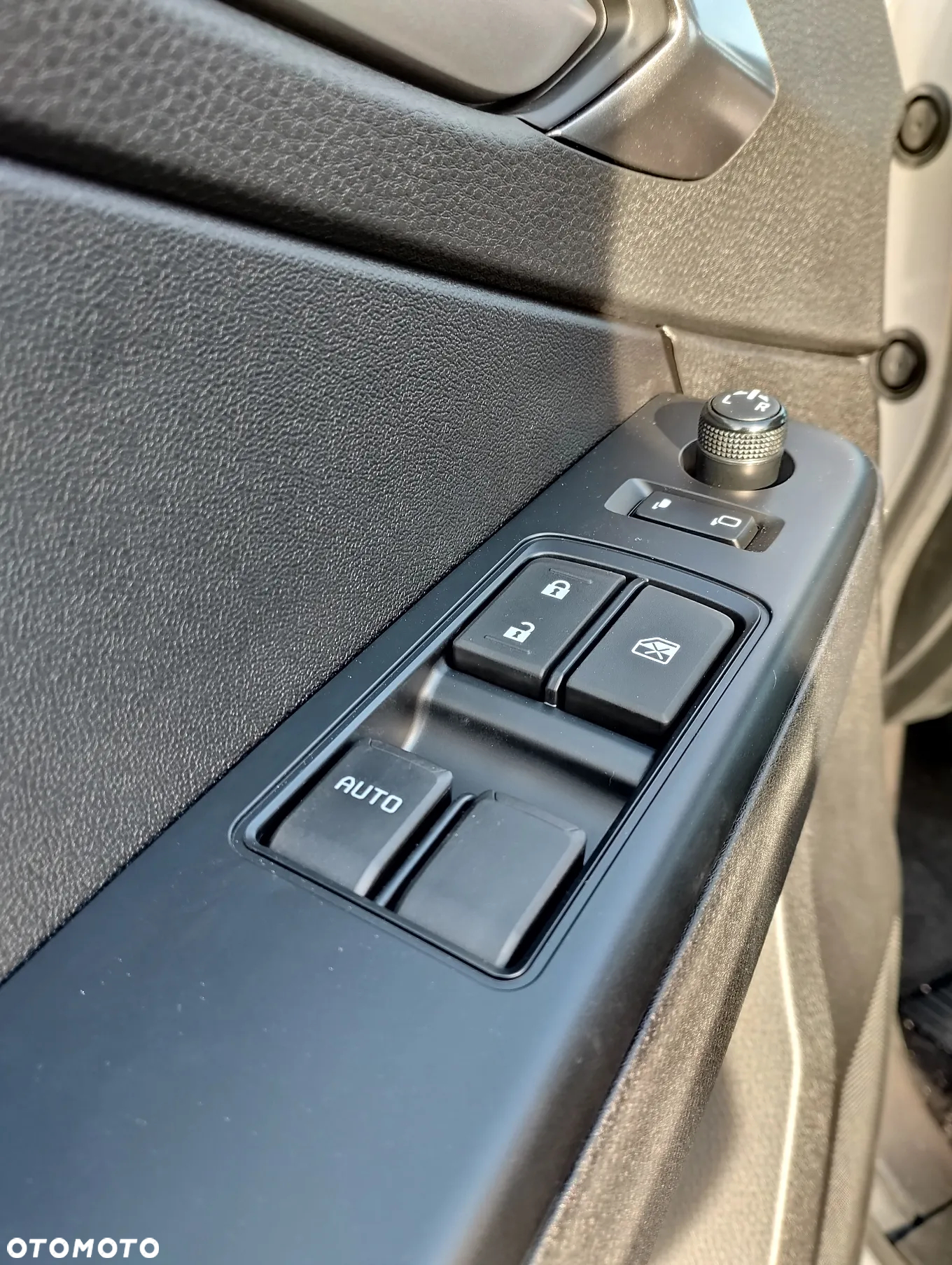 Isuzu D-Max 1.9 EC LS - 9