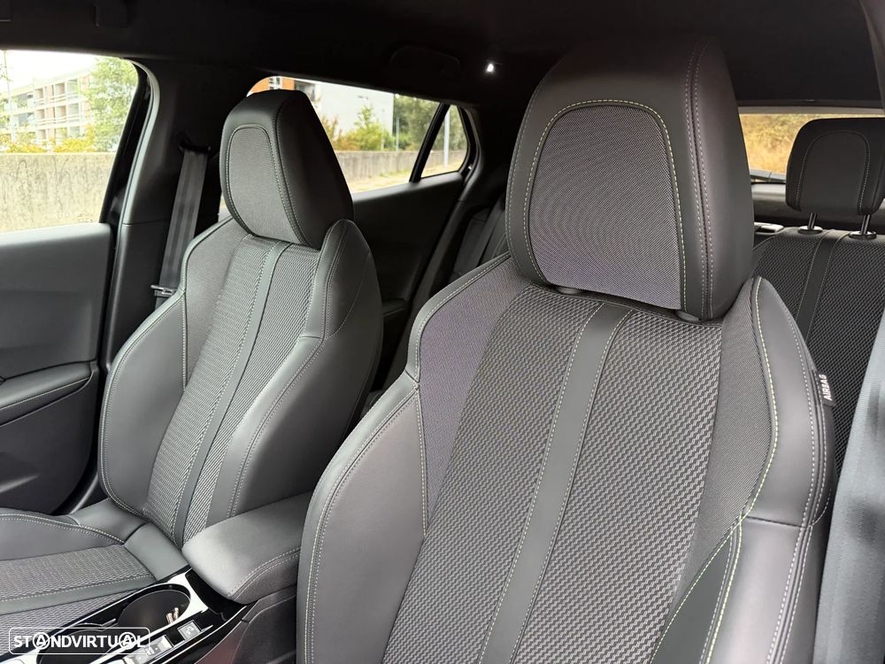 Peugeot e-2008 54 kWh GT - 12