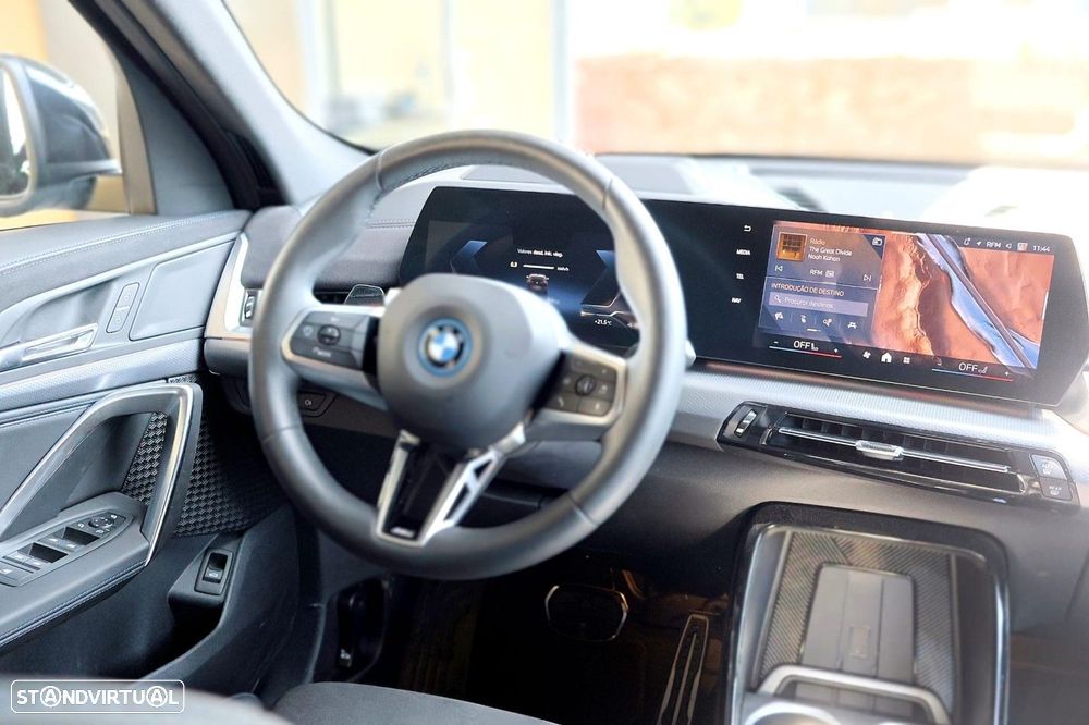 BMW iX2 eDrive20 Pack Desportivo M - 13