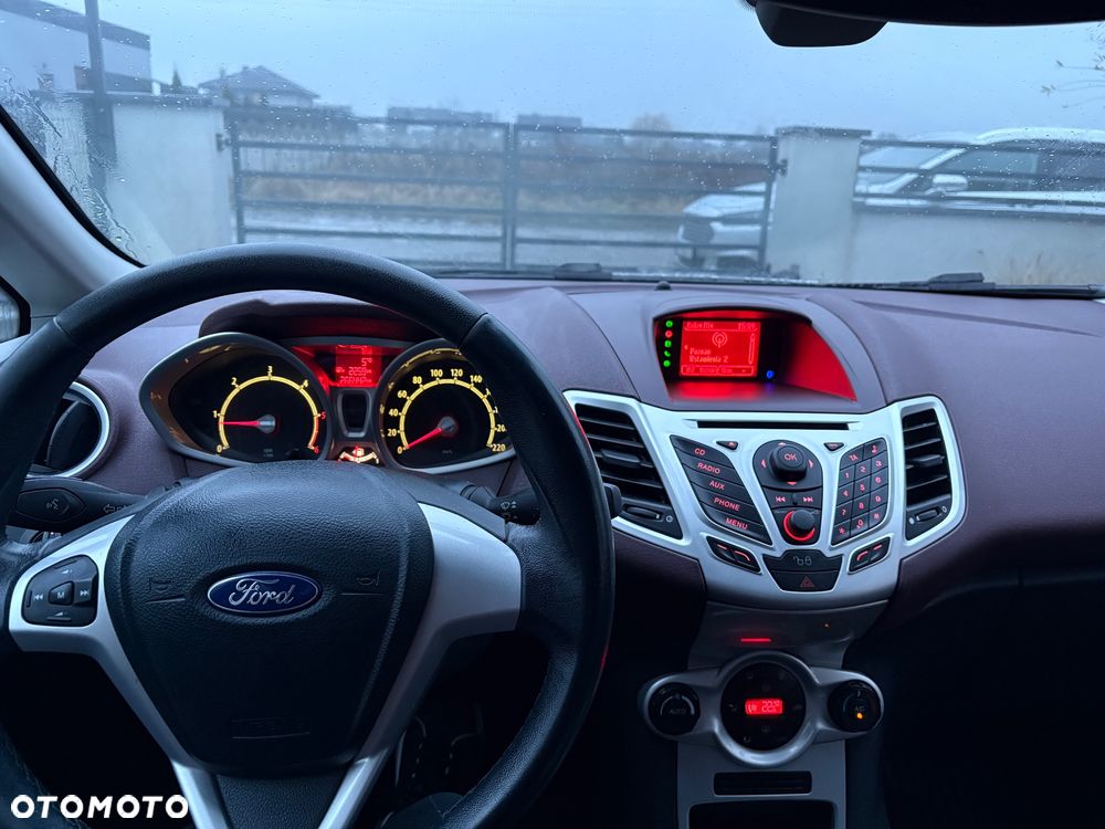 Ford Fiesta 1.6 TDCi Titanium - 9