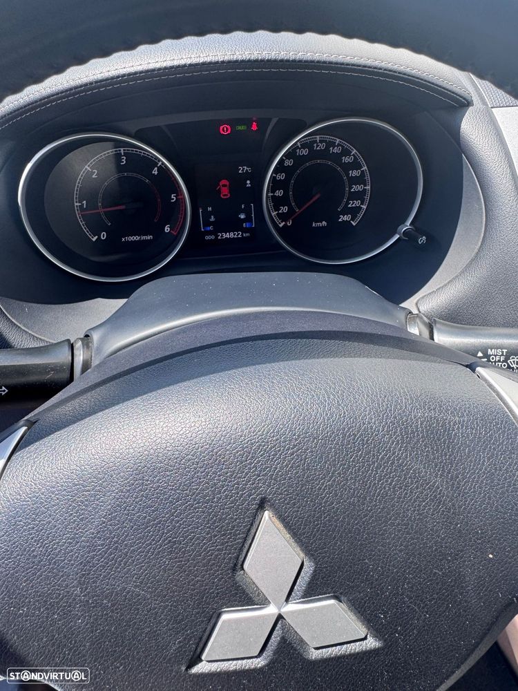 Mitsubishi Outlander 2.2 DI-D Intense+ - 9