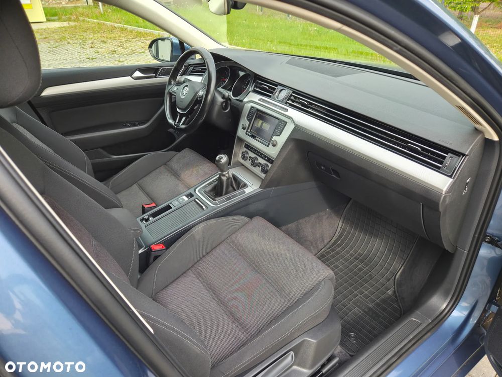 Volkswagen Passat 2.0 TDI BMT Comfortline - 11