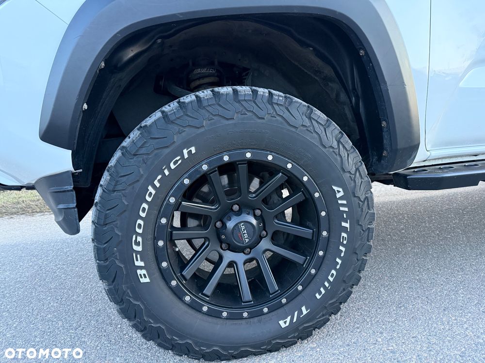 Toyota Tacoma - 17