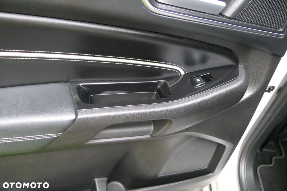Ford S-Max - 33