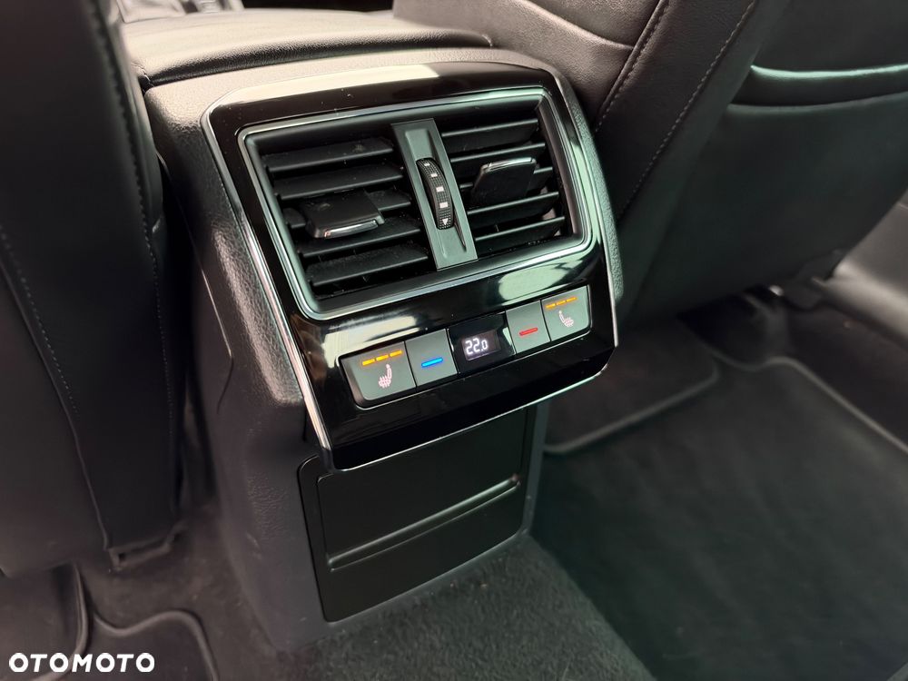 Skoda Superb 2.0 TDI DSG L&K - 20