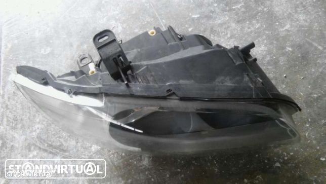 Farol passageiro bmw serie 1 2010 - 2