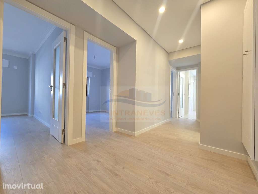 Fantástico T3 totalmente remodelado com 2 WCS e varanda em Prédio c... - Grande imagem: 5/37