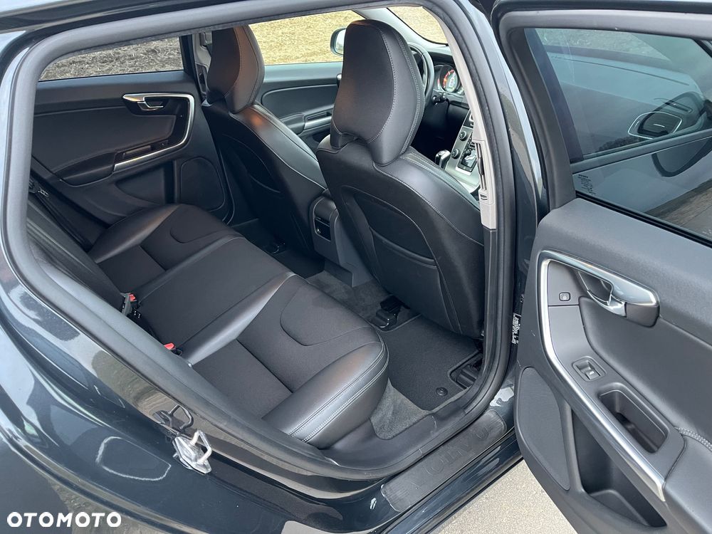 Volvo V60 D3 Drive-E Dynamic Edition (Momentum) - 24