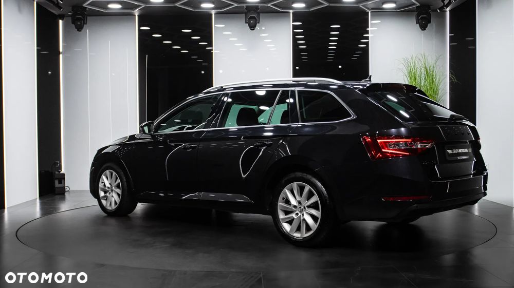Skoda Superb 2.0 TDI SCR Style DSG - 5