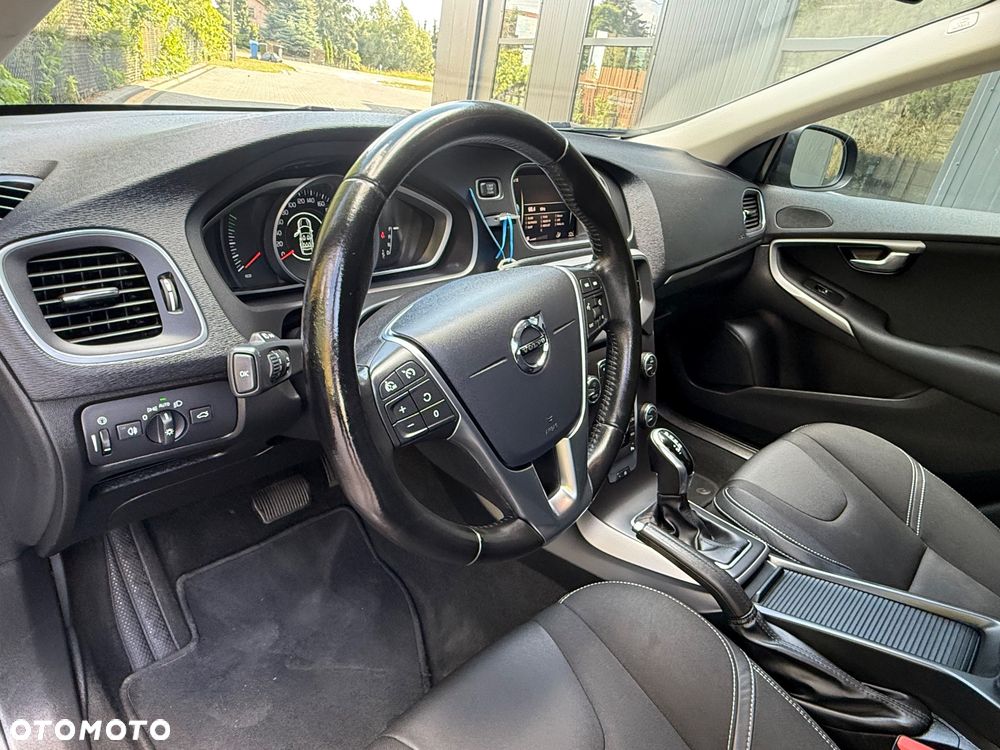Volvo V40 D2 Geartronic Momentum - 25
