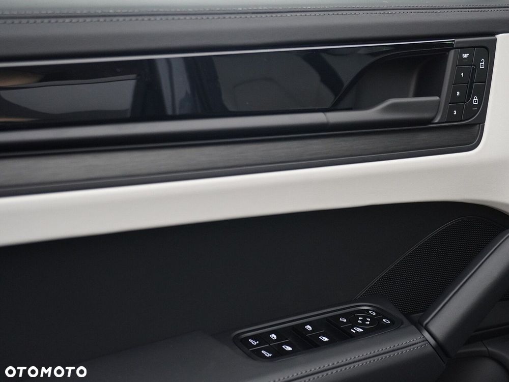 Porsche Cayenne Black Edition - 22