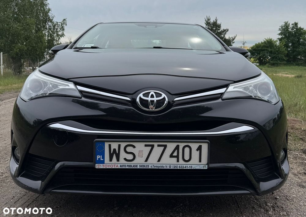 Toyota Avensis 1.6 D-4D Premium - 2