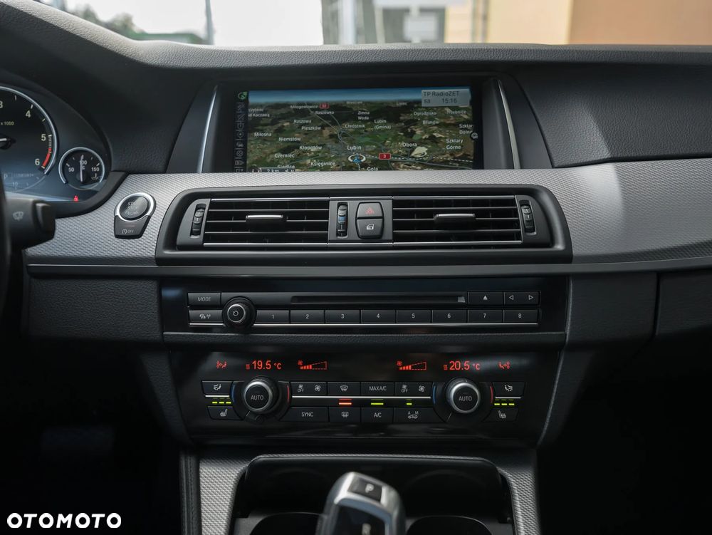 BMW Seria 5 530d xDrive Sport-Aut - 23