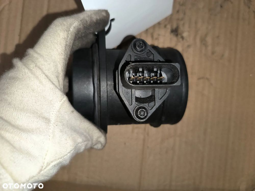 Przepływomierz masowy powietrza MAF  07C906461A  0280218143  AUDI A8 D3 - 1