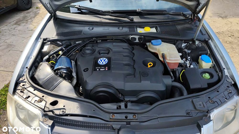 Volkswagen Passat - 11