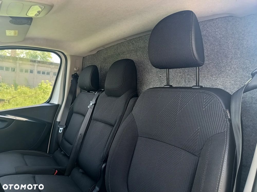 Renault Trafic L2H1 2.0 diesel 145kM 2019rok WEBASTO, CZUJNIKI PARKOWANIA, HAK, NIEWIELKI PRZEBIEG stan BDB, BEZWPADKOWY! - 23