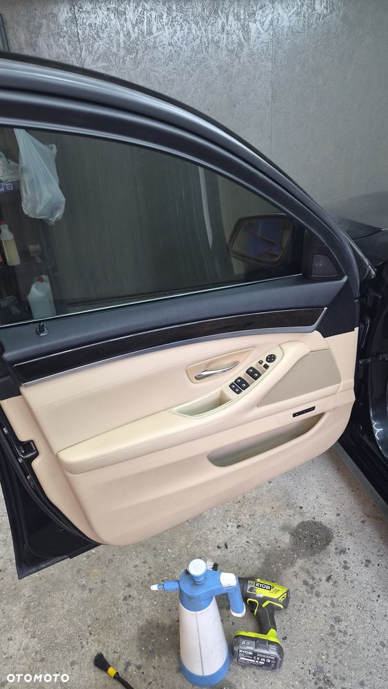BMW Seria 5 535i Sport-Aut - 21