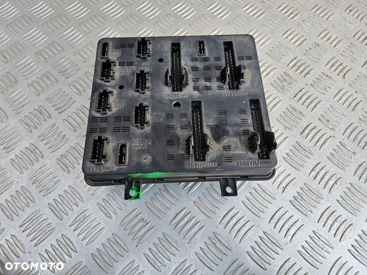 SKRZYNKA PŁYTA BEZPIECZNIKÓW 5010516886/B RENAULT MIDLUM DCI - 2