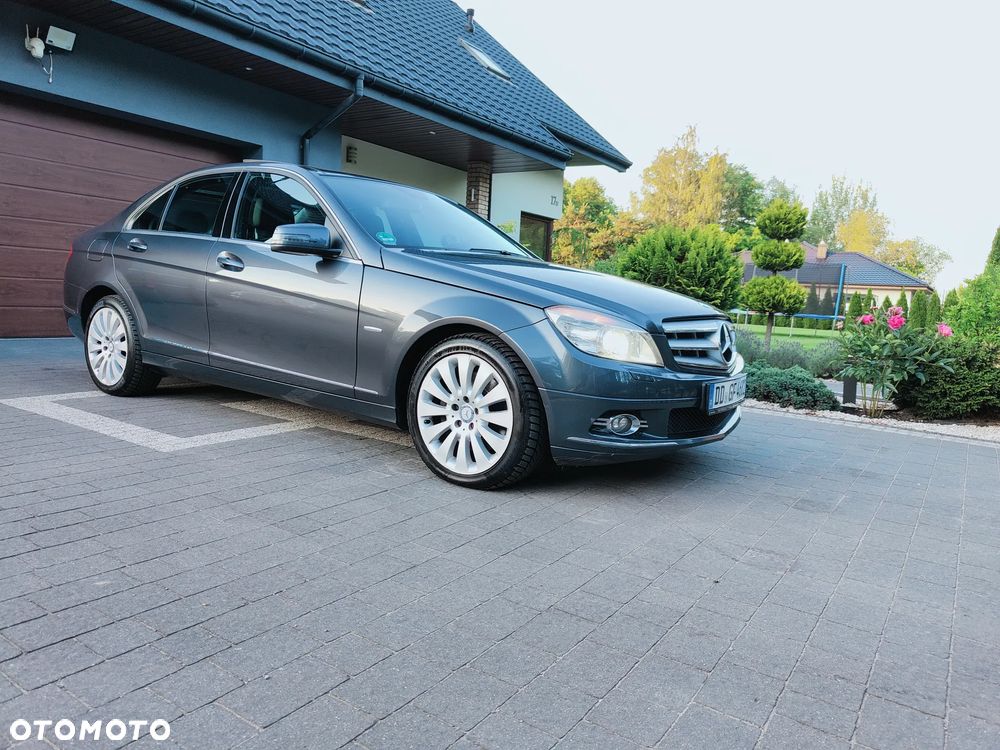 Mercedes-Benz Klasa C 350 CDI DPF 4Matic 7G-TRONIC Avantgarde - 33