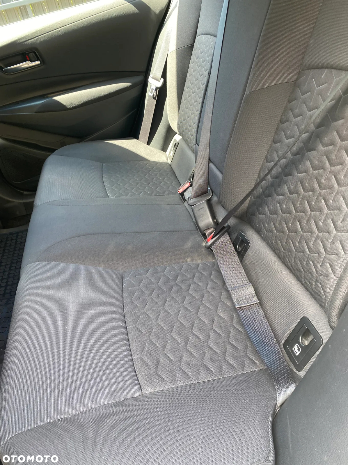 Toyota Corolla 1.8 Hybrid Comfort - 12
