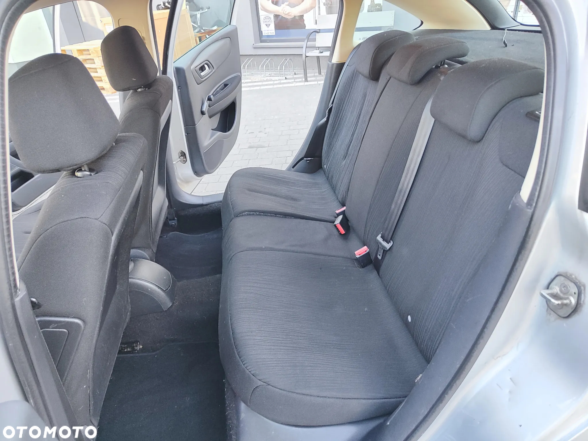 Citroën C4 1.4 16V X - 17