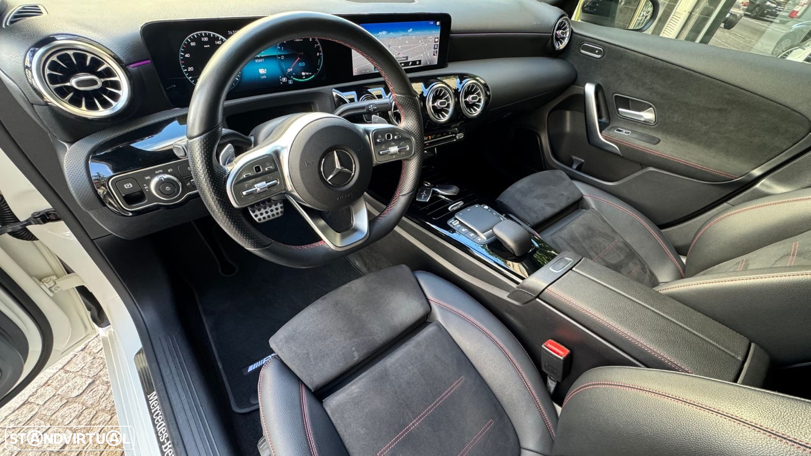 Mercedes-Benz A 250 e AMG Line - 11